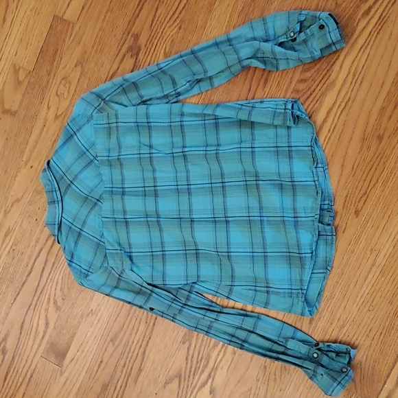 Green and black plaid button down shirt, size medium - Picture 4 of 4